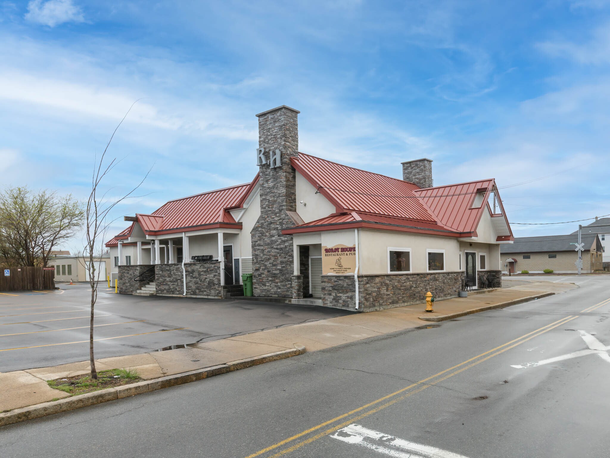 176 Columbus Ave, Pawtucket, RI for sale Primary Photo- Image 1 of 46