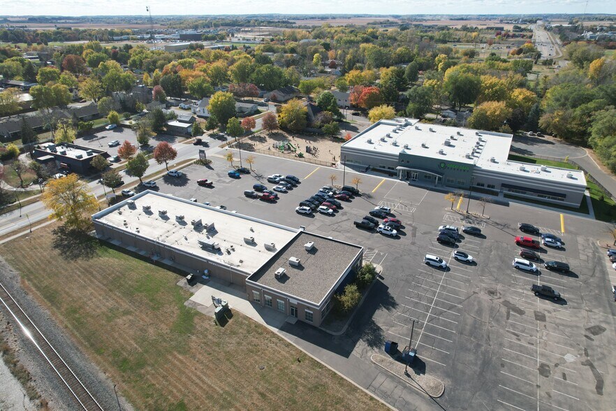 115 Elm St, Farmington, MN à louer - Photo du bâtiment - Image 2 de 2