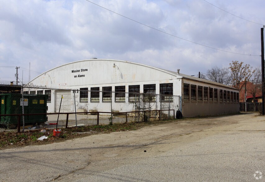 915 N Alamo St, San Antonio, TX à louer - Photo principale - Image 2 de 4