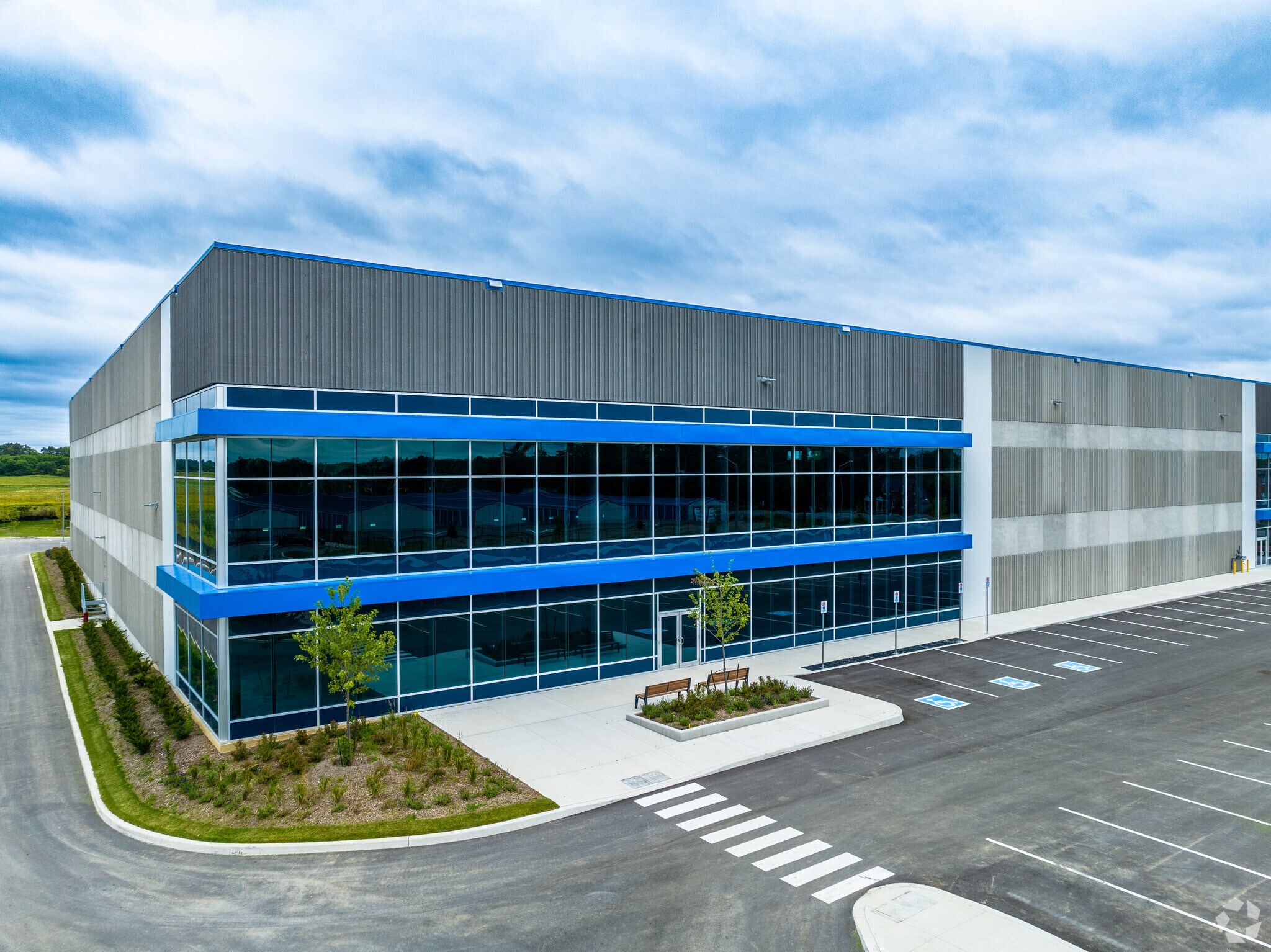 10 Aeropark Blvd, Hamilton, ON à vendre Photo principale- Image 1 de 1