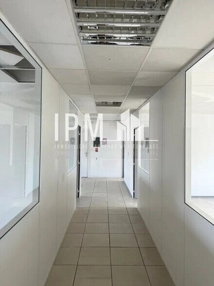 Bureau dans Martigues à louer - Photo intérieure - Image 2 de 7