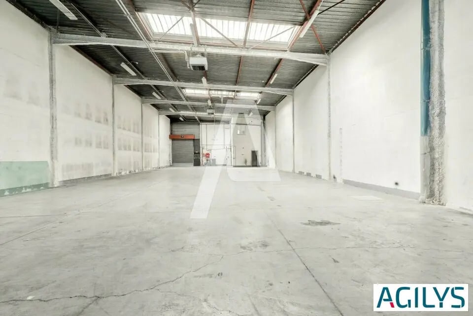 Flex in Fontenay-sous-Bois for lease Interior Photo- Image 1 of 11