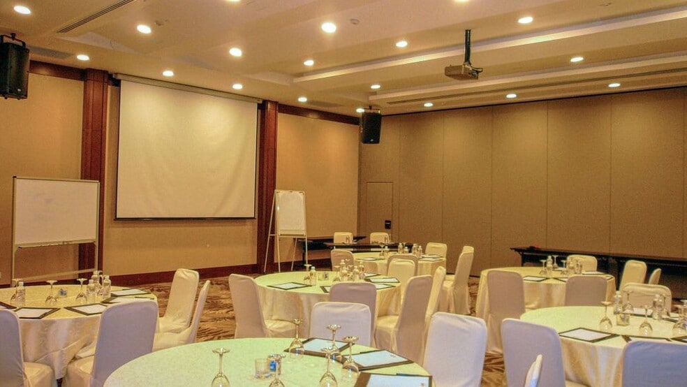 à vendre - Photo du bâtiment - Image 3 de 10