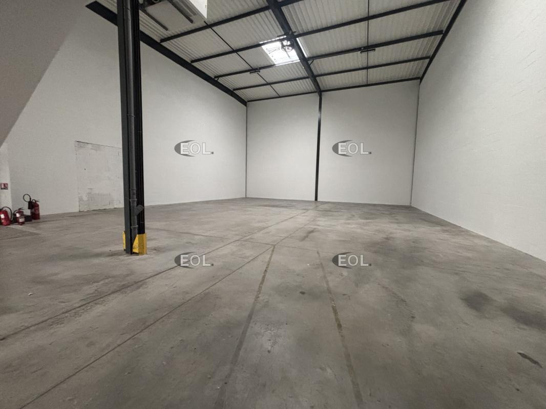 Industrial in Lieusaint for lease Interior Photo- Image 1 of 4