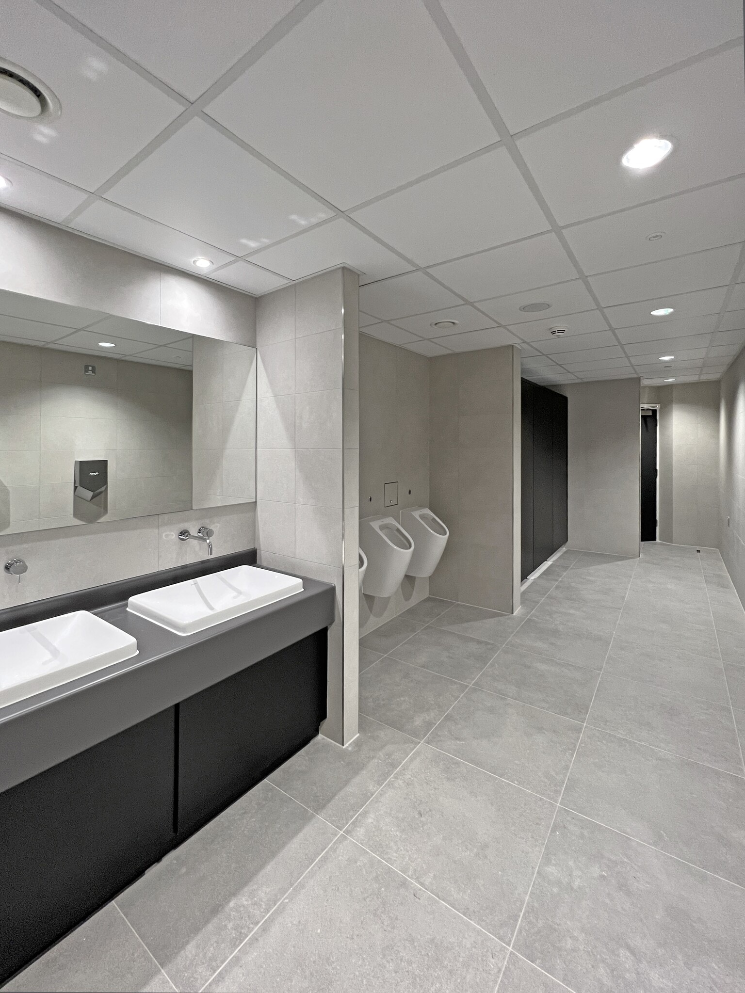 White Lion Walk, Guildford for lease Interior Photo- Image 1 of 4