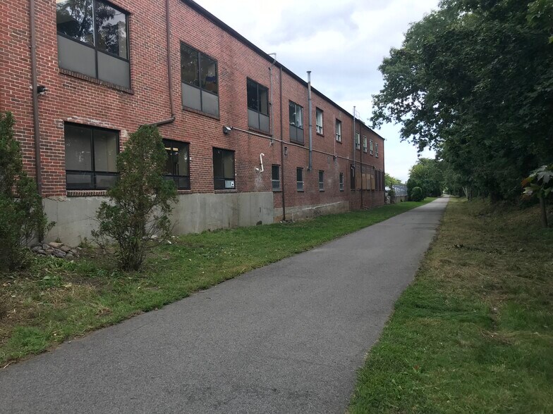 200 Dexter Ave, Watertown, MA à louer - Photo du bâtiment - Image 3 de 25