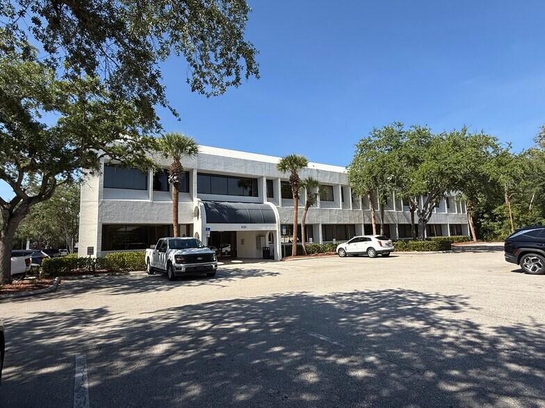 9220 Bonita Beach Rd, Bonita Springs, FL à louer - Photo du bâtiment - Image 2 de 17