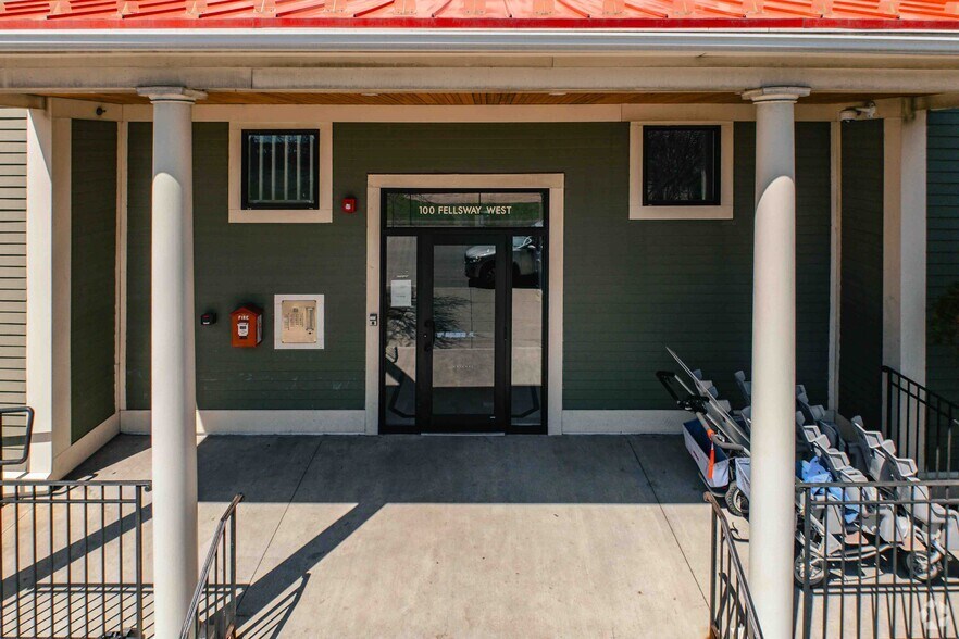 100 Fellsway W, Somerville, MA à louer - Photo du bâtiment - Image 3 de 4