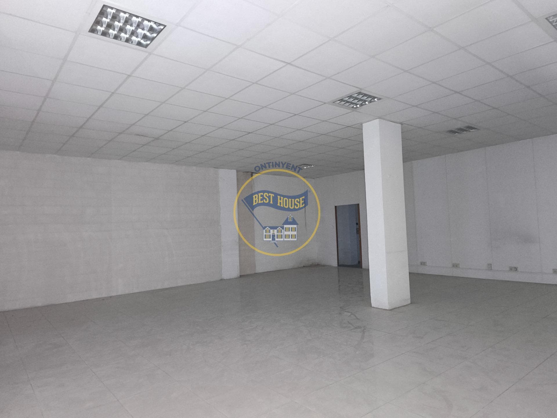 Retail in Ontinyent, Valencia for lease Building Photo- Image 1 of 8