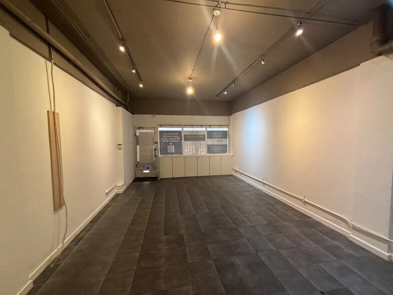 12A-12D Meeting House Ln, Brighton for lease - Building Photo - Image 2 of 9