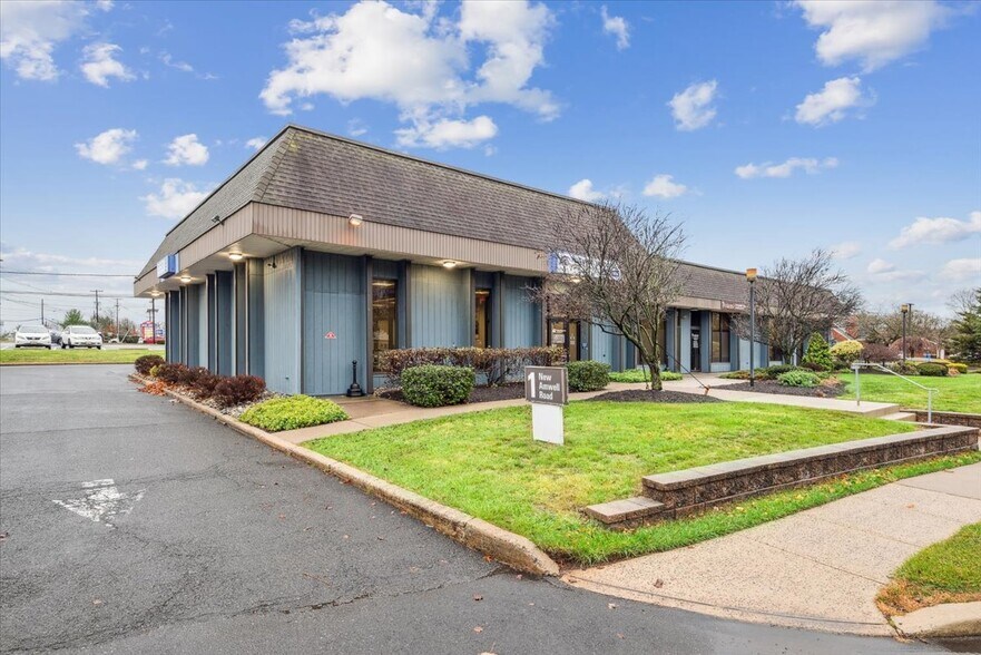 1 New Amwell Rd, Hillsborough, NJ à louer - Photo du bâtiment - Image 3 de 17