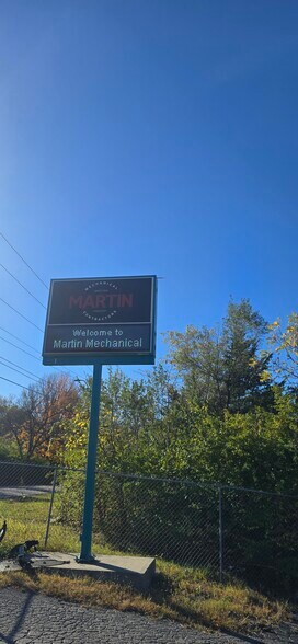 11632 Grandview Rd, Kansas City, MO à louer - Photo du bâtiment - Image 3 de 5