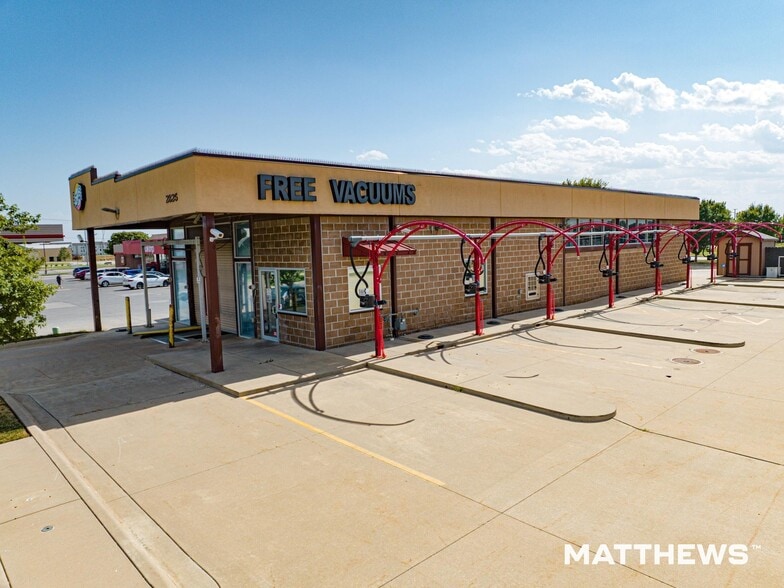 2825 N Rock Rd, Derby, KS for sale - Primary Photo - Image 1 of 3