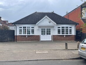 2B Kenton Gdns, Harrow for lease Building Photo- Image 1 of 5