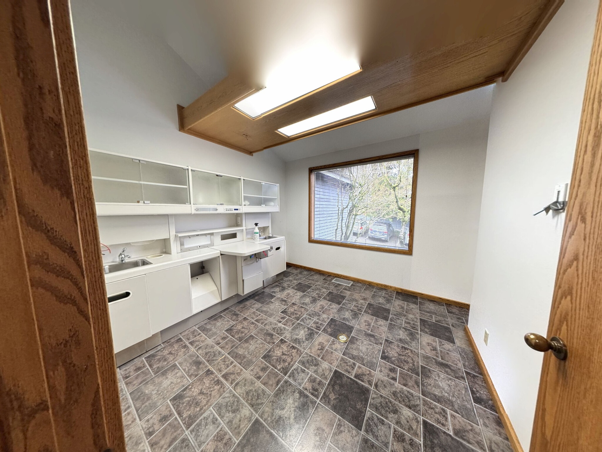 13344 1st Ave NE, Seattle, WA à louer Photo intérieure- Image 1 de 6