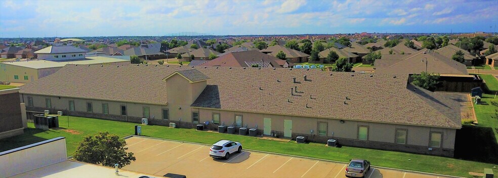 6121 79th St, Lubbock, TX à louer - Photo du bâtiment - Image 2 de 9