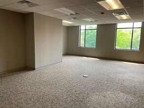 1415 Old Weisgarber Rd, Knoxville, TN for lease Interior Photo- Image 2 of 3