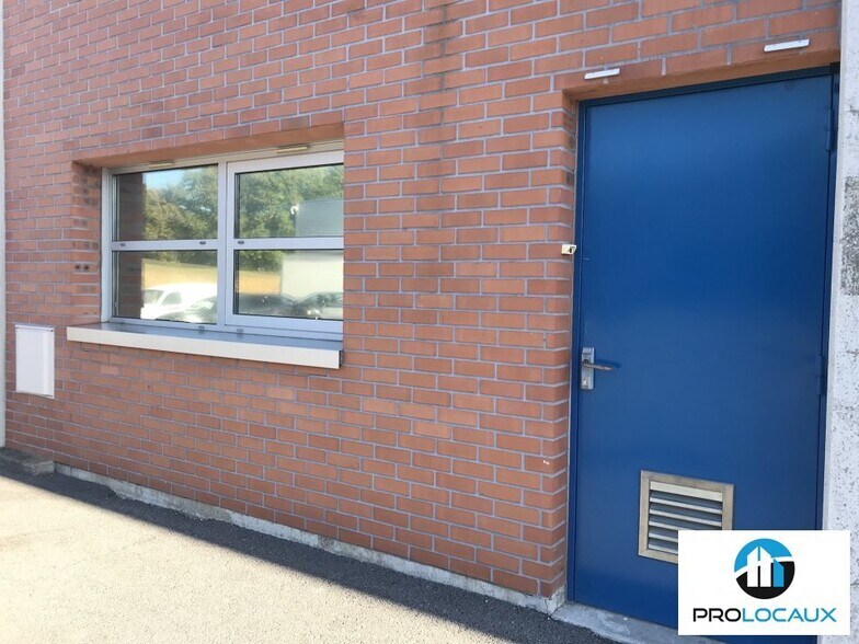 Flex in Chambly for lease - Building Photo - Image 1 of 3