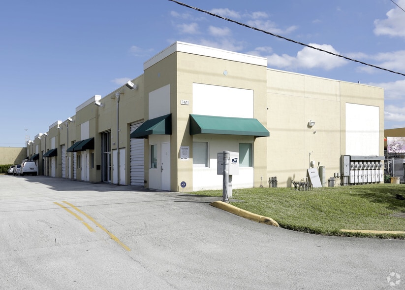 7401 NW 7th St, Miami, FL for lease - Primary Photo - Image 1 of 8