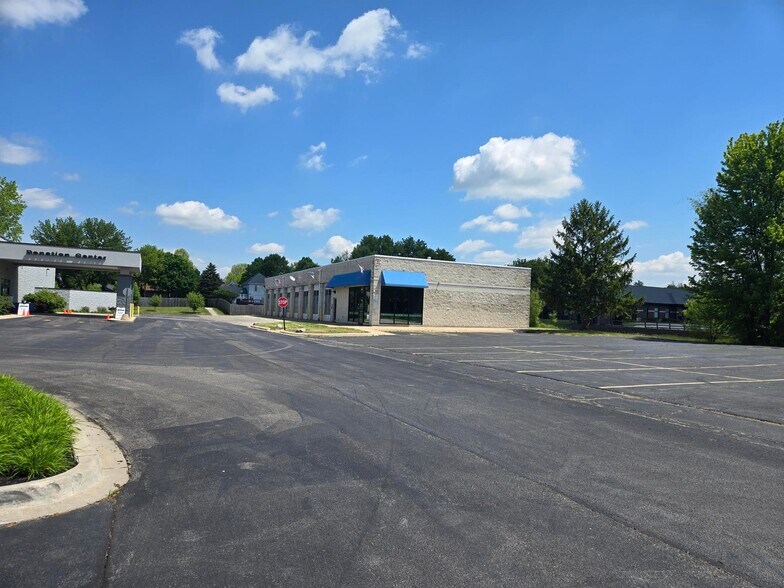 1500 E Algonquin Rd, Algonquin, IL à louer - Photo du bâtiment - Image 3 de 26