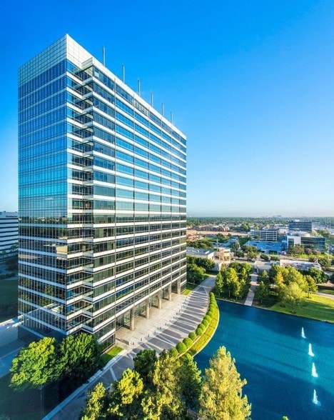 2050 W Sam Houston Pky S, Houston, TX for lease - Building Photo - Image 2 of 9