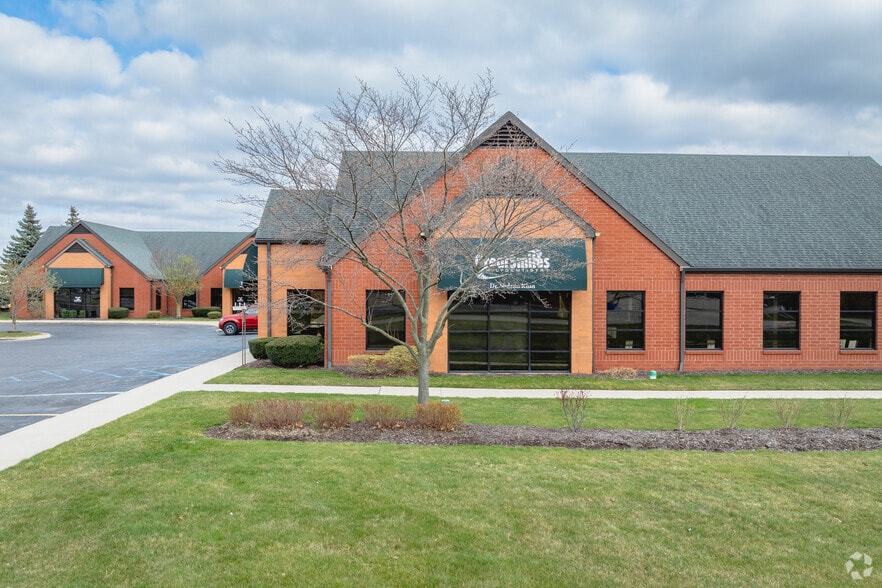 4646 Nantucket Dr, Toledo, OH for sale - Building Photo - Image 2 of 8