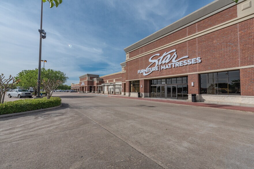 12312-12320 Barker Cypress Rd, Cypress, TX à louer - Photo du bâtiment - Image 3 de 12