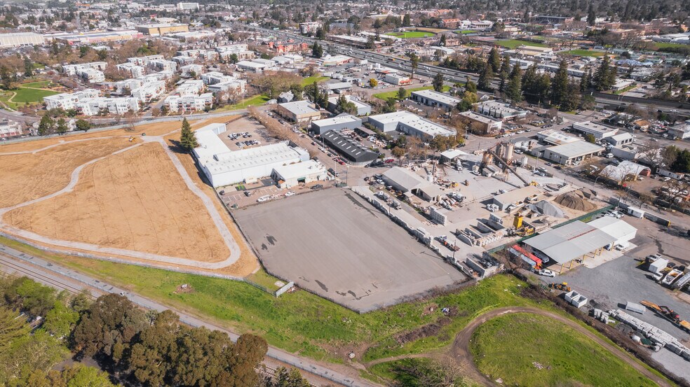 1143 Briggs Ave, Santa Rosa, CA for lease - Building Photo - Image 2 of 9