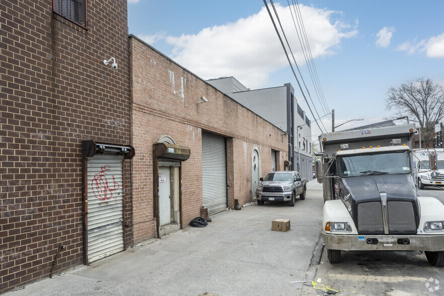 1675 63rd St, Brooklyn, NY for lease - Building Photo - Image 2 of 9