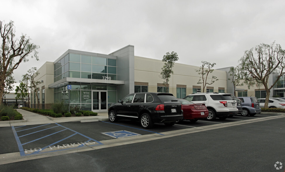 3290 Guasti Rd, Ontario, CA for lease - Primary Photo - Image 1 of 1