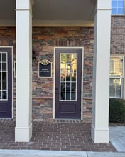 1905 Woodstock Rd, Roswell, GA à louer Photo du bâtiment- Image 2 de 9