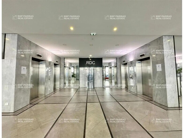 Office in Boulogne-Billancourt for sale - Lobby - Image 2 of 6