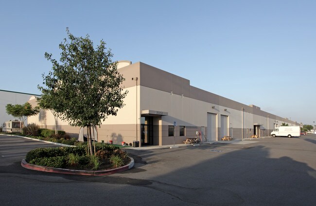 Plus de détails pour 16882 S Main St, Gardena, CA - Industriel à louer
