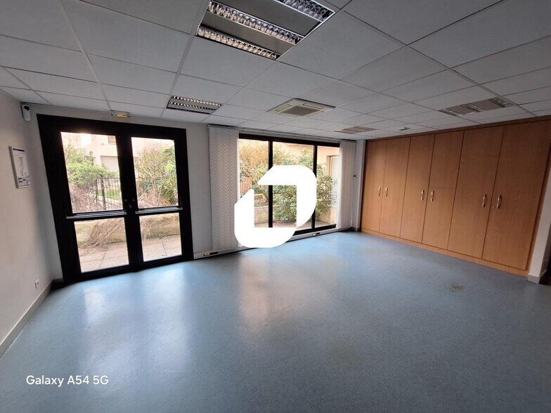 Office in Boulogne-Billancourt for sale - Interior Photo - Image 1 of 5