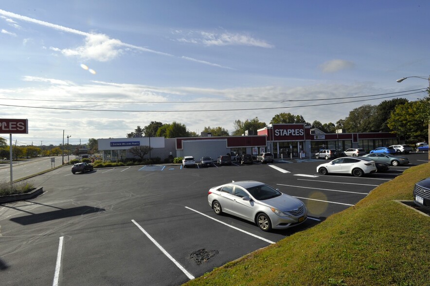 1849 South Rd, Poughkeepsie, NY for sale - Building Photo - Image 1 of 4