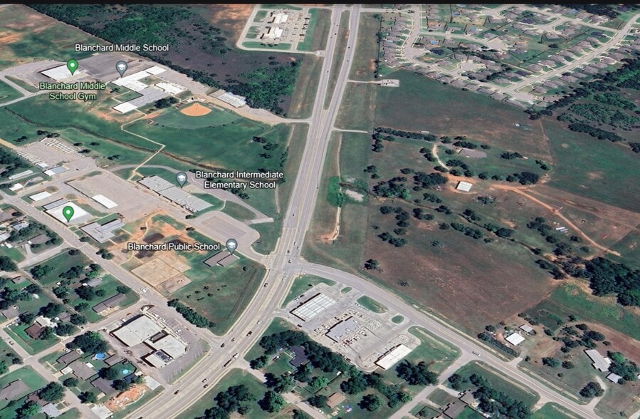 700 E Veterans Memorial Hwy, Blanchard, OK à vendre - Photo du bâtiment - Image 3 de 6