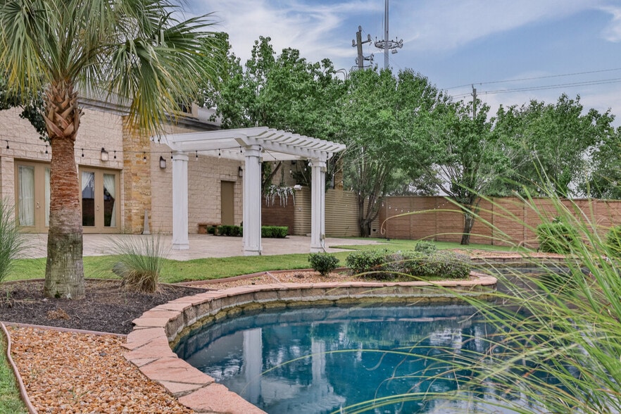 15301 Gulf Fwy, Houston, TX à vendre - Photo du bâtiment - Image 3 de 15