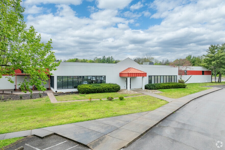 191 Charter Pl, La Vergne, TN à louer - Photo du bâtiment - Image 3 de 5