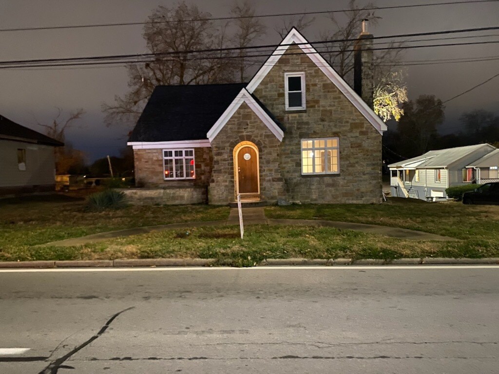 2303 E Morgan Ave, Evansville, IN à louer Photo du bâtiment- Image 1 de 5