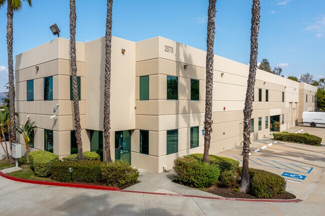 Plus de détails pour 2575 Fortune Way, Vista, CA - Industriel à louer