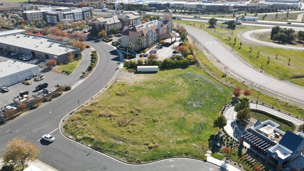 2040 Trade Ct, Woodland, CA for sale - Aerial - Image 2 of 7