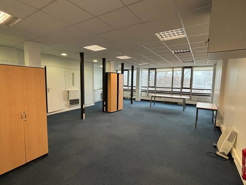 Office in Montpellier for lease - Interior Photo - Image 2 of 6