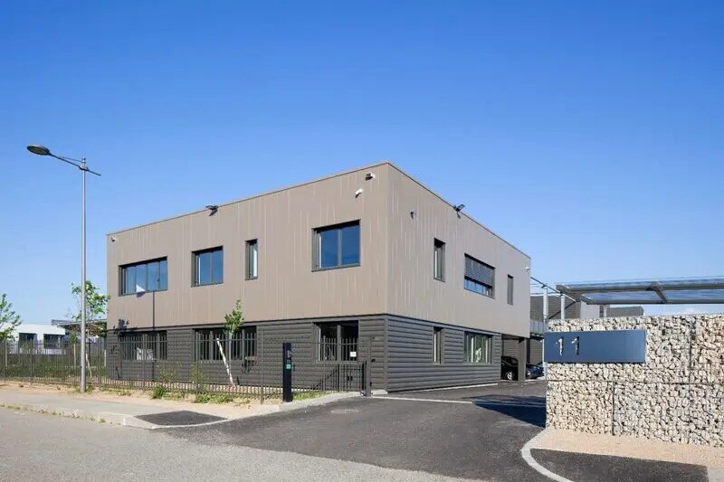 Flex dans Saint-Priest à louer - Photo du bâtiment - Image 3 de 15