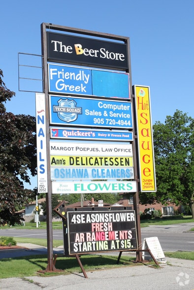 640-650 King St E, Oshawa, ON for lease - Building Photo - Image 2 of 6