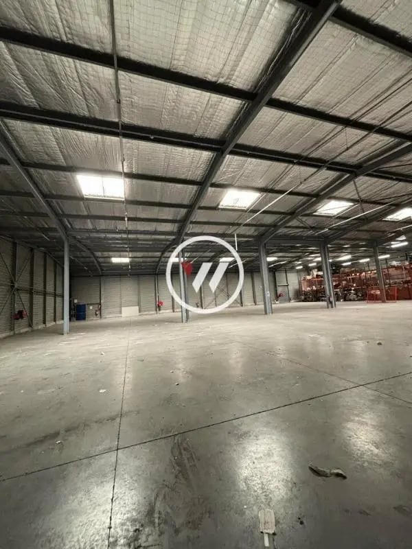 Industrial in Aix-en-Provence for lease Interior Photo- Image 1 of 5