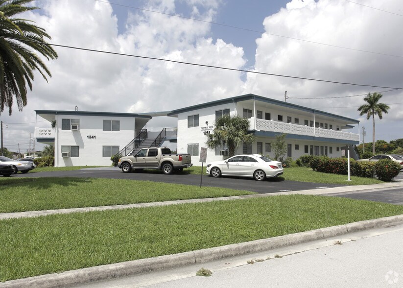 1241-1251 W River Dr, Margate, FL à vendre - Photo du bâtiment - Image 3 de 49