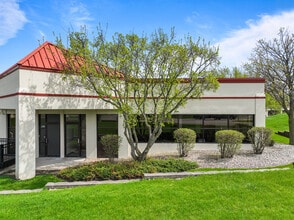 753 Geneva Pky, Lake Geneva, WI for lease Interior Photo- Image 1 of 14