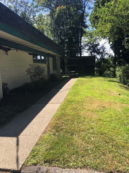 460 Gidney Ave, Newburgh, NY for lease - Building Photo - Image 3 of 16