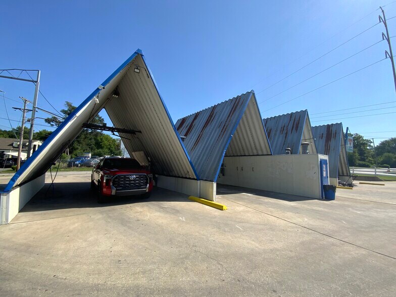 7822 Troost Ave, Kansas City, MO à vendre - Photo du bâtiment - Image 2 de 22