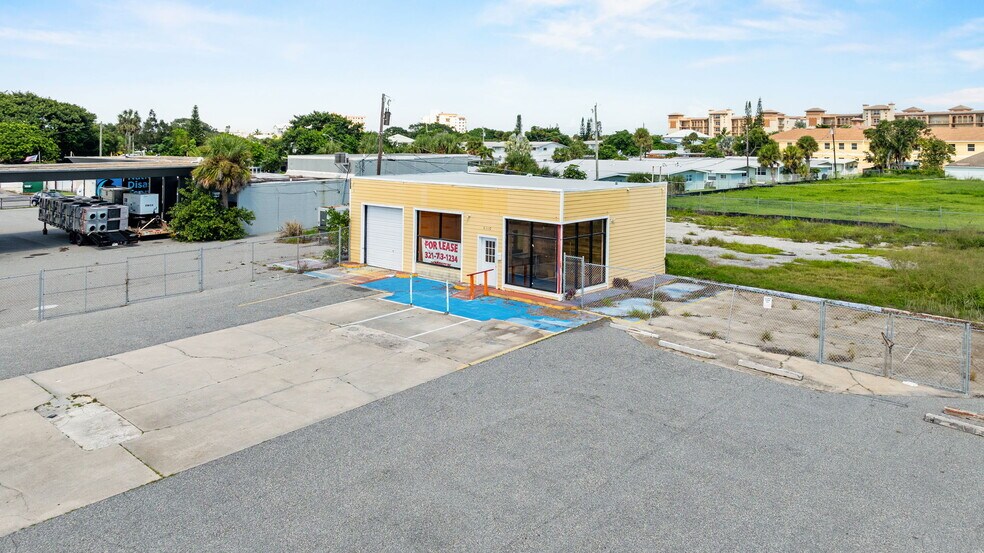 6110 N Atlantic Ave, Cocoa Beach, FL à louer - Photo du bâtiment - Image 3 de 17